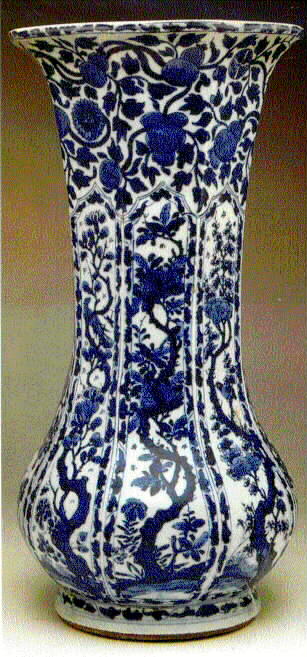 66d[1]蓝色和白色的中国花瓶元，明，清。14-17世纪。.jpg
