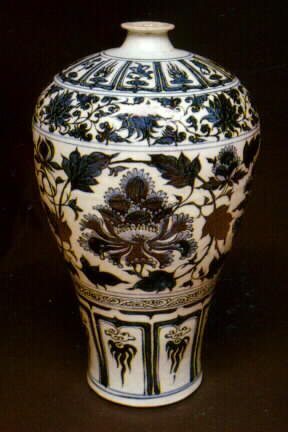 75c[1]中国花瓶“梅瓶，14世纪.jpg
