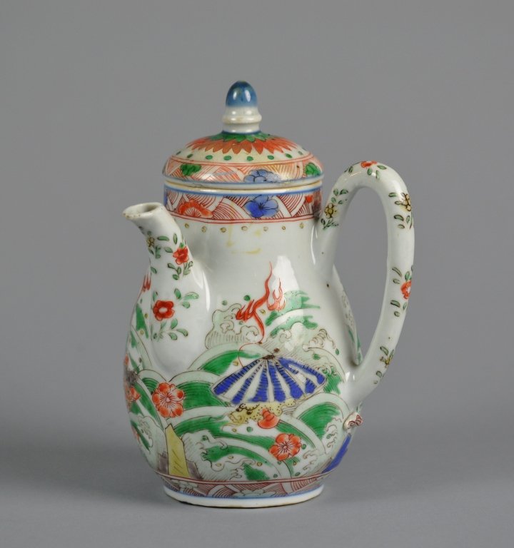 21192655_1_x中国康熙年间（1662-1722）绿色茶壶-18.5厘米.jpg