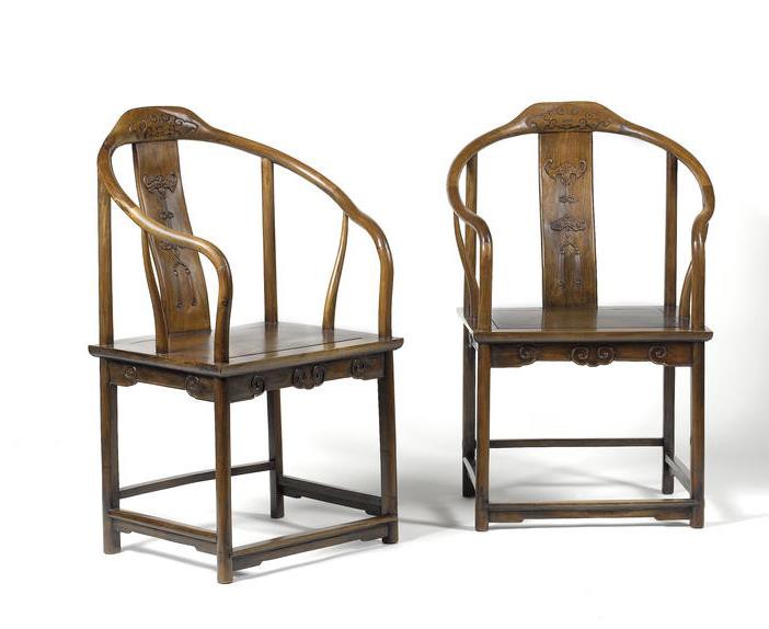 一对黄花梨马蹄形椅子18世纪.jpg