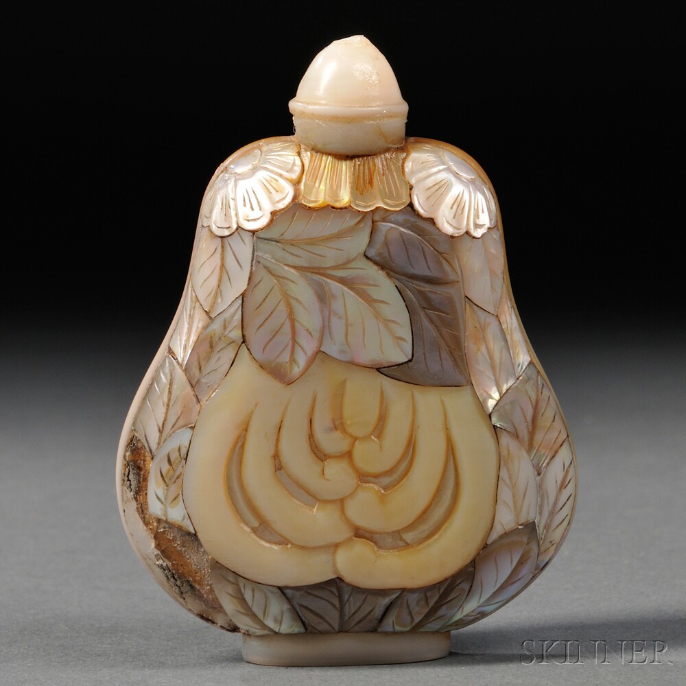 1023694珍珠母的鼻烟壶，中国，19th20th世纪.jpg