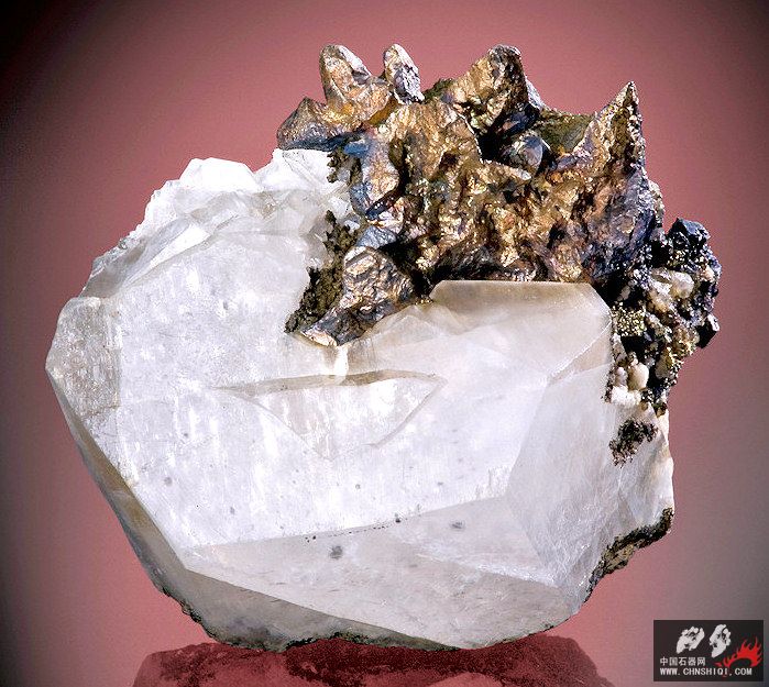自然银晶体与方解石 挪威 3.4x3.6x2.5厘米.jpg