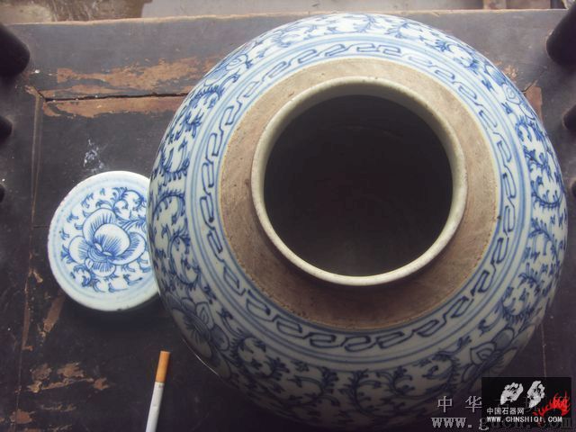 牡丹、缠枝莲纹罐2.jpg