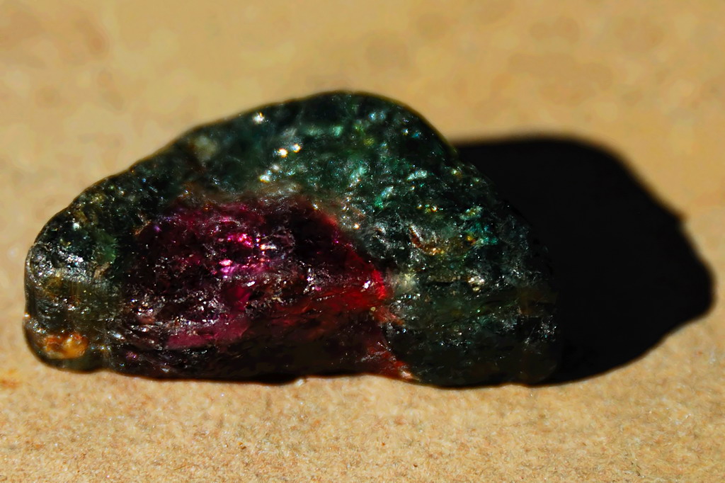 watermelon tourmaline 原石.jpg