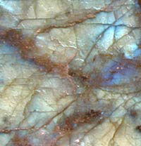 iridescent labradorite 彩虹拉长石.jpg