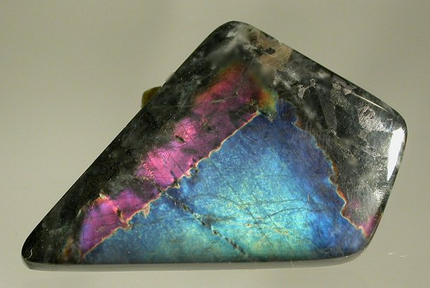 Spectrolite triangle (Finland).jpg