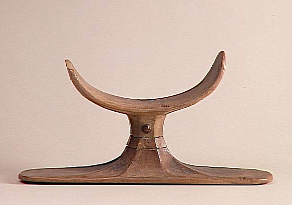 头枕Sennefer-1400 - 公元前1300年（第十八王朝后期）代尔EL-梅迪纳木-H. ：15,60厘米.jpg